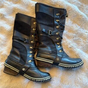 Sorel Conquest Carly Black Lace-Up Winter Boots